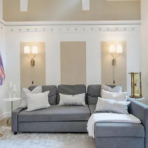 https://victorias-parliamentary-suite-with-private-rooftop.hotels-victoria.net