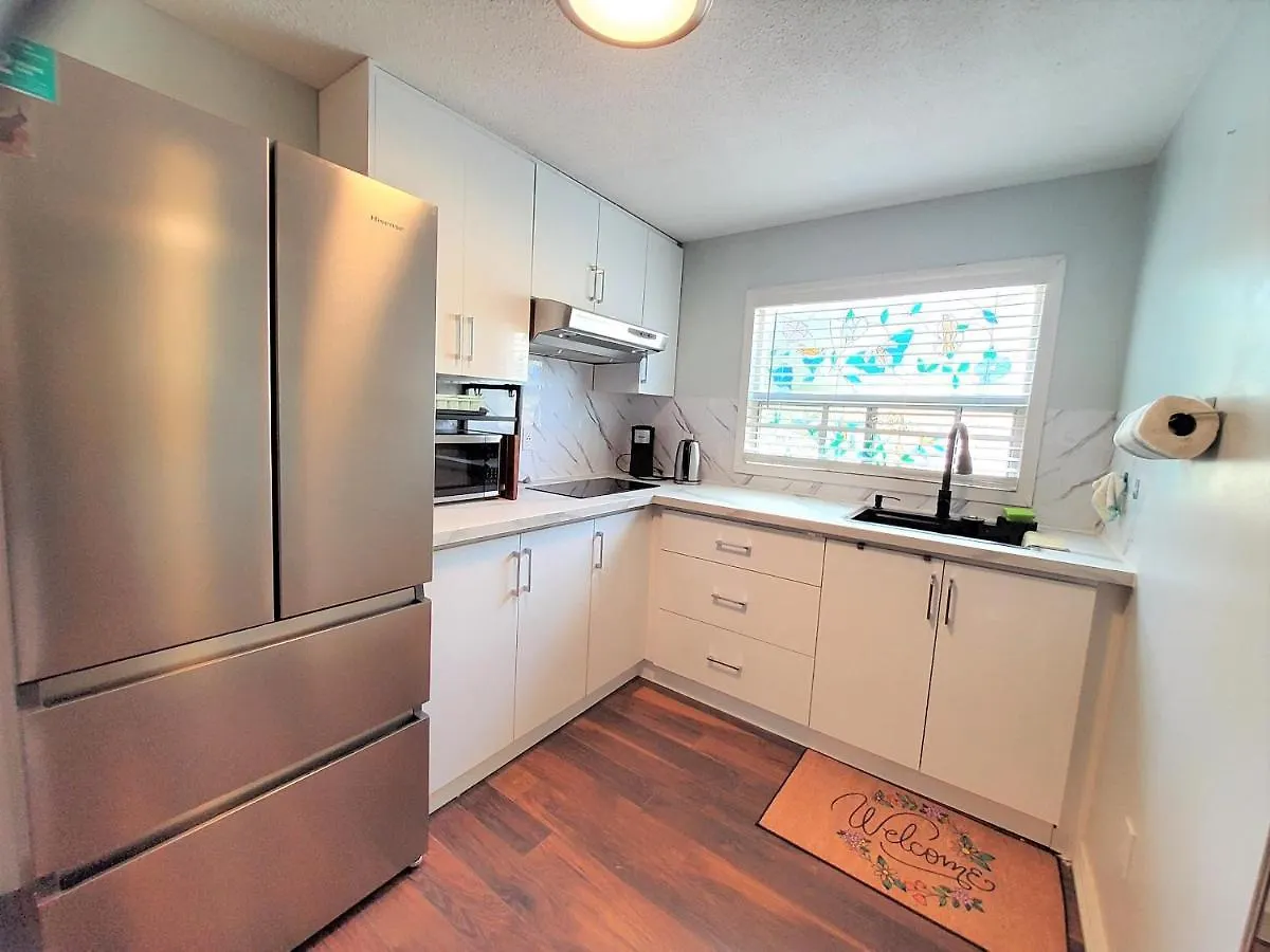Renovated Cozy Bedroom With Private Washroom Toronto Canada