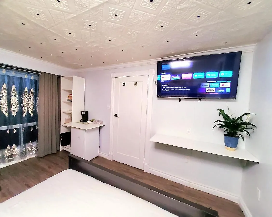 Renovated Cozy Bedroom With Private Washroom Toronto Homestay
