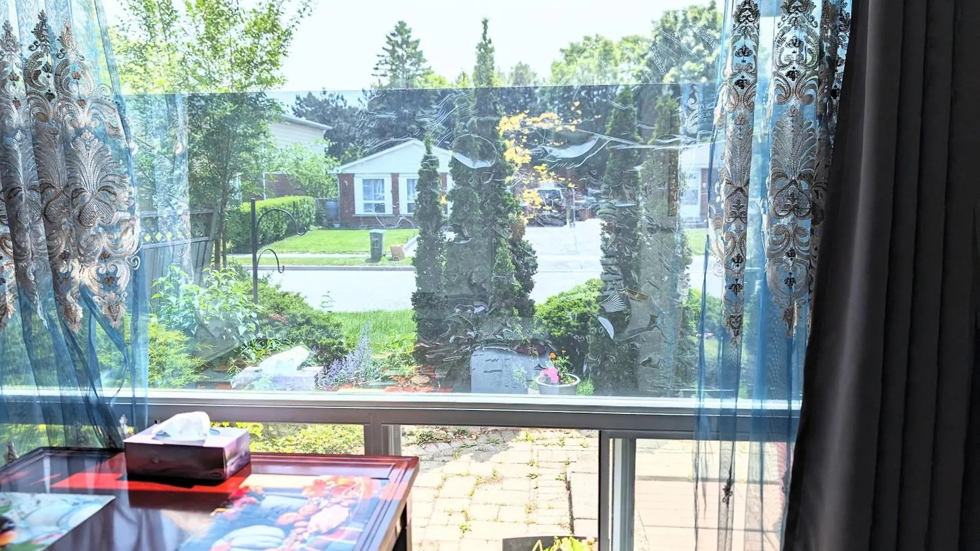 Renovated Cozy Bedroom With Private Washroom Toronto